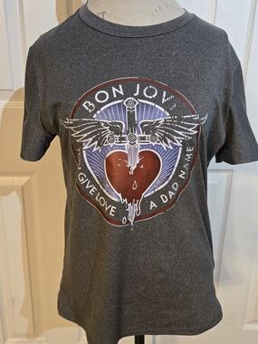 Men's Gray Graphic Tee - 'Give Love A Dad Name'